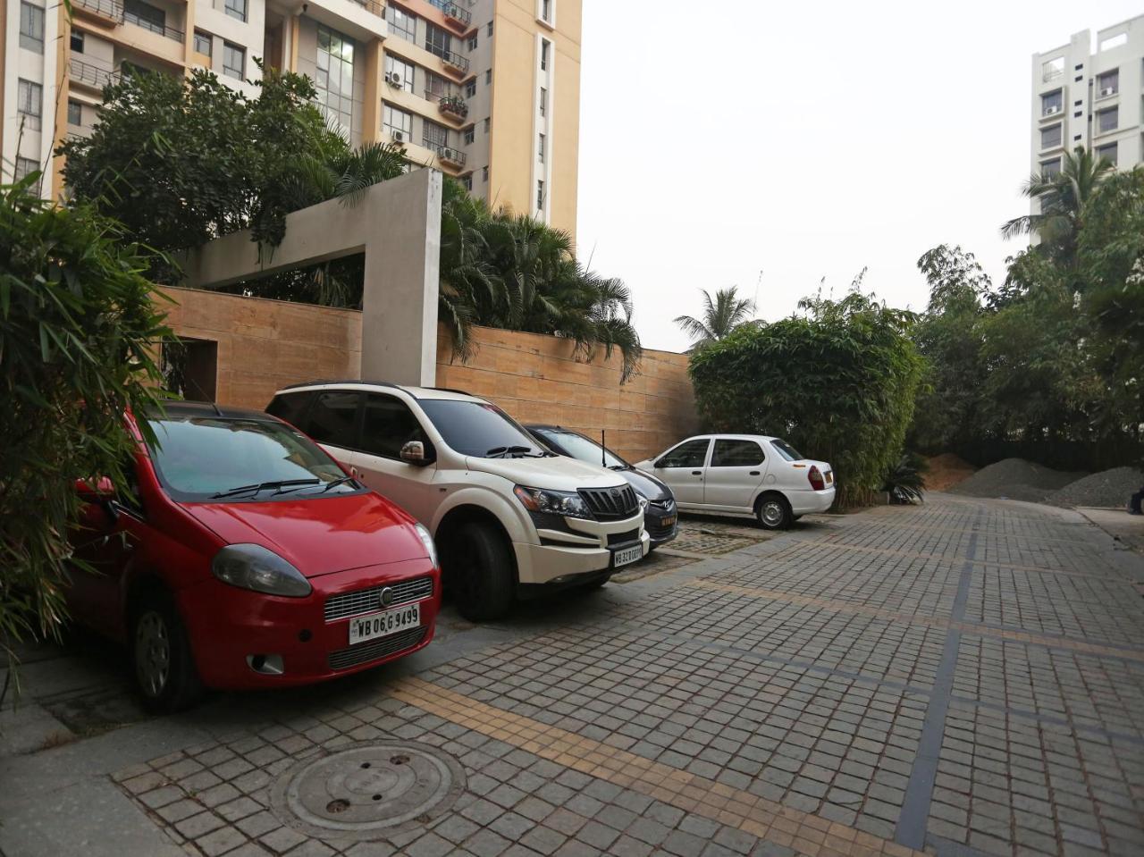 Capital O 10212 Hotel West Willows Xanadu โกลกาตา ภายนอก รูปภาพ