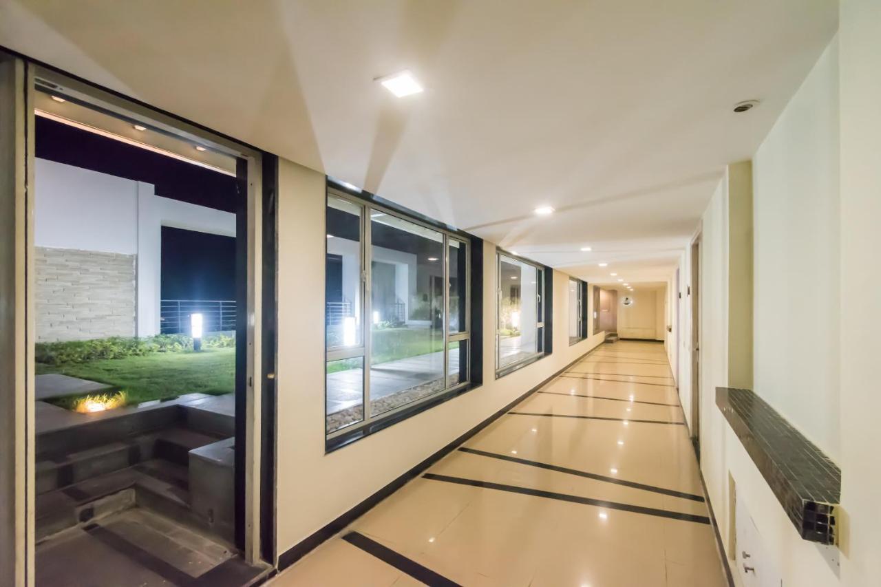 Capital O 10212 Hotel West Willows Xanadu โกลกาตา ภายนอก รูปภาพ