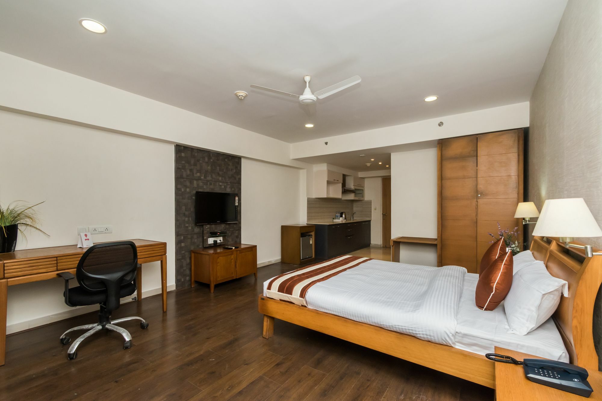 Capital O 10212 Hotel West Willows Xanadu โกลกาตา ภายนอก รูปภาพ