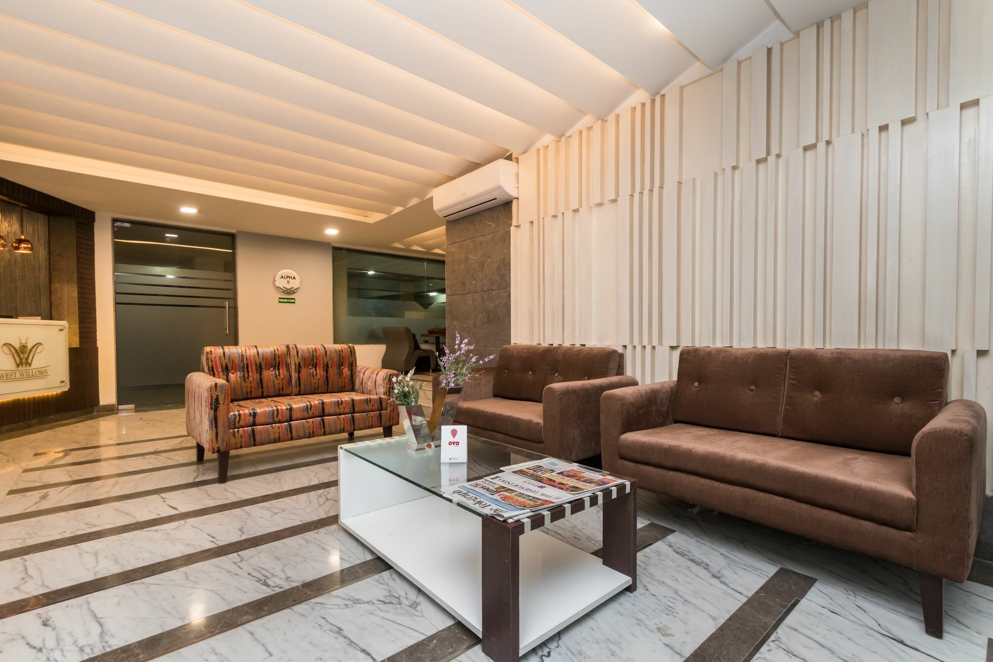 Capital O 10212 Hotel West Willows Xanadu โกลกาตา ภายนอก รูปภาพ