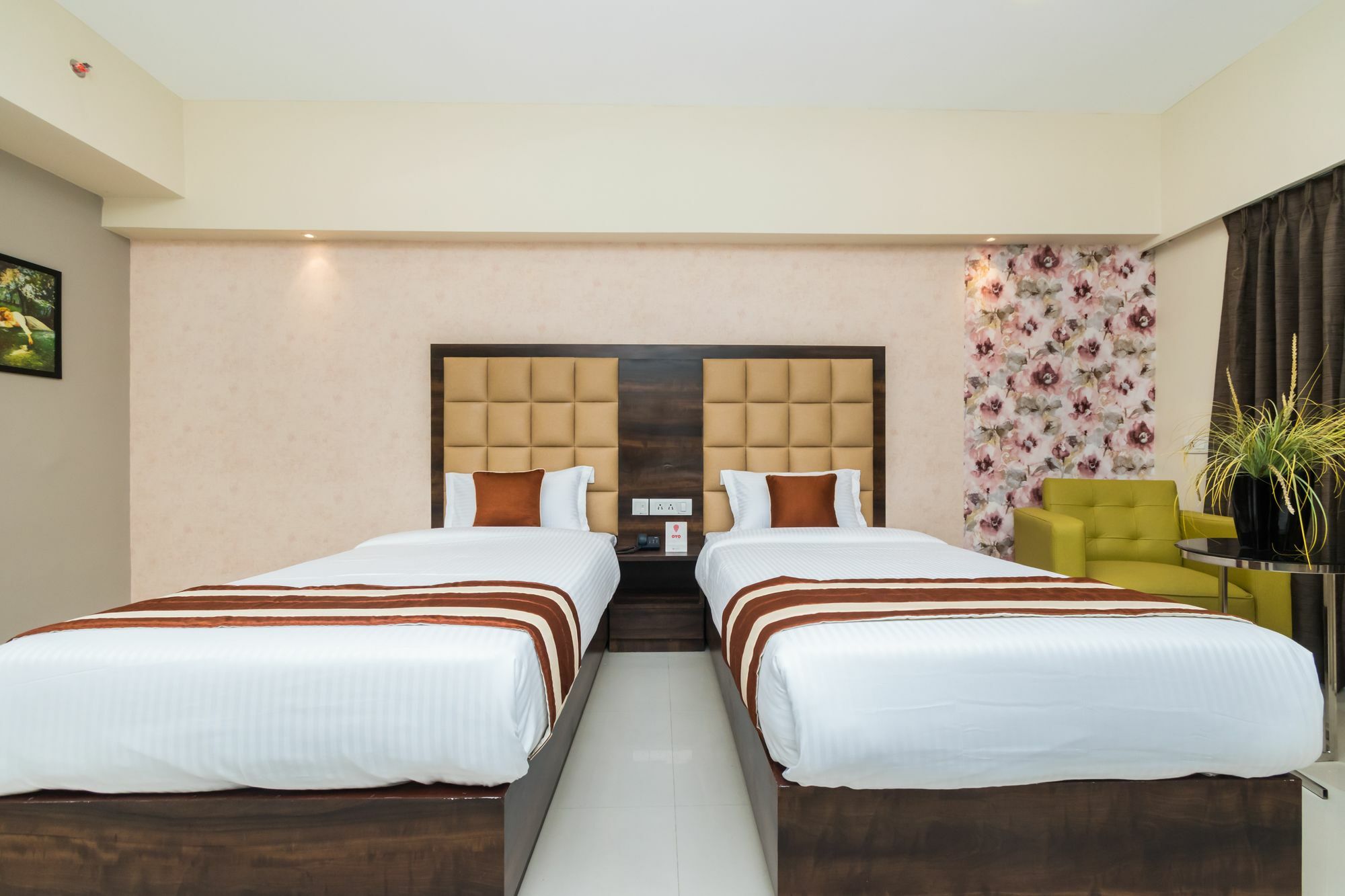 Capital O 10212 Hotel West Willows Xanadu โกลกาตา ภายนอก รูปภาพ