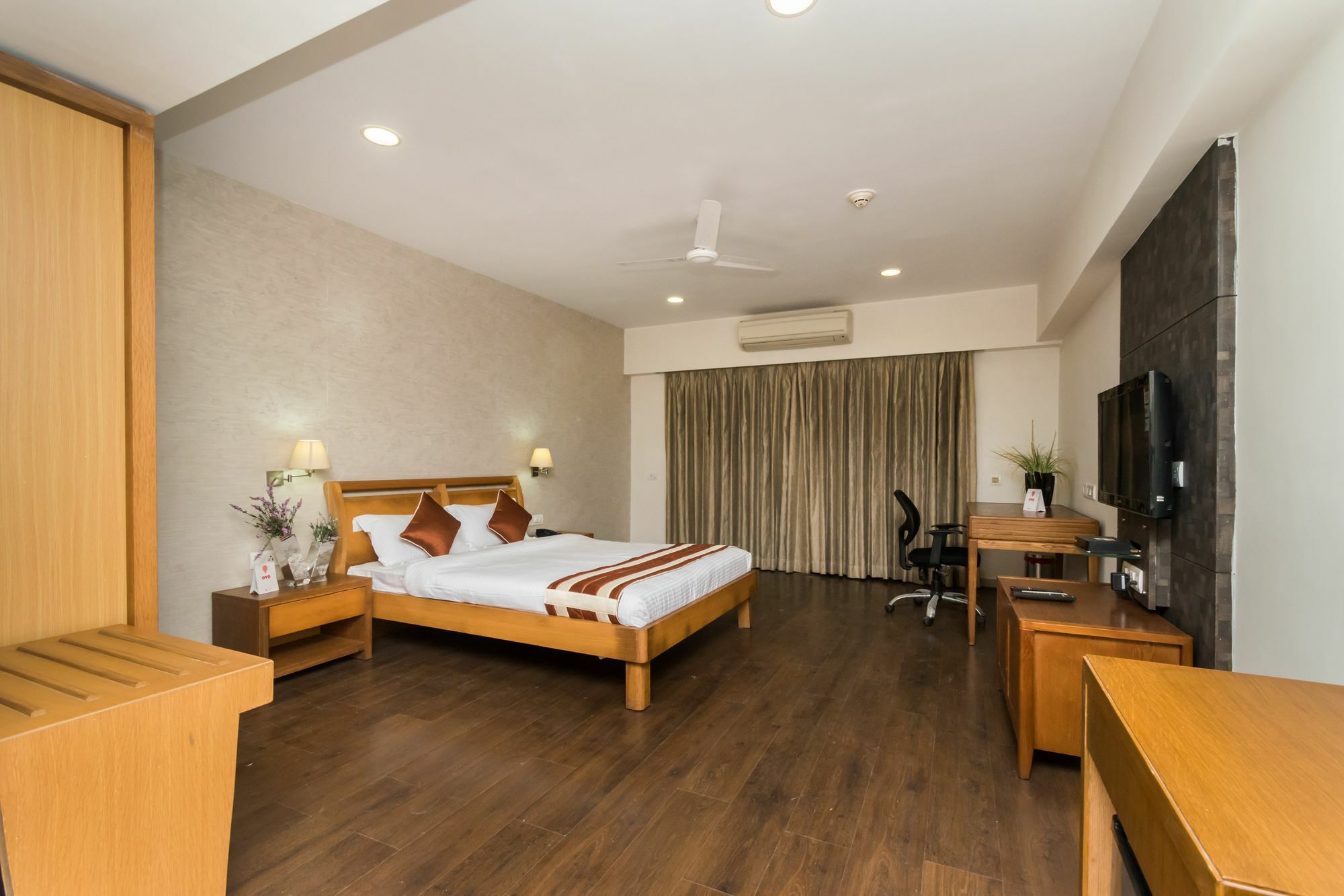 Capital O 10212 Hotel West Willows Xanadu โกลกาตา ภายนอก รูปภาพ