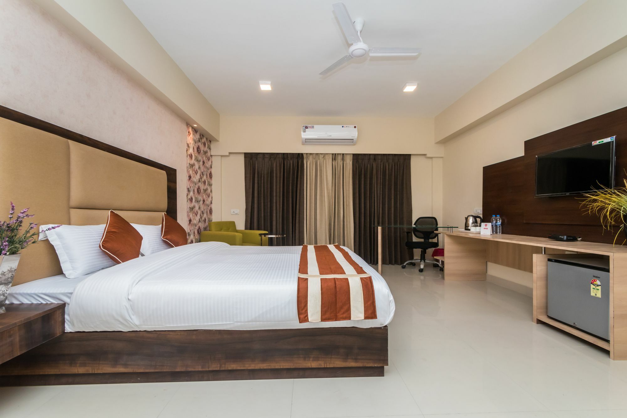 Capital O 10212 Hotel West Willows Xanadu โกลกาตา ภายนอก รูปภาพ