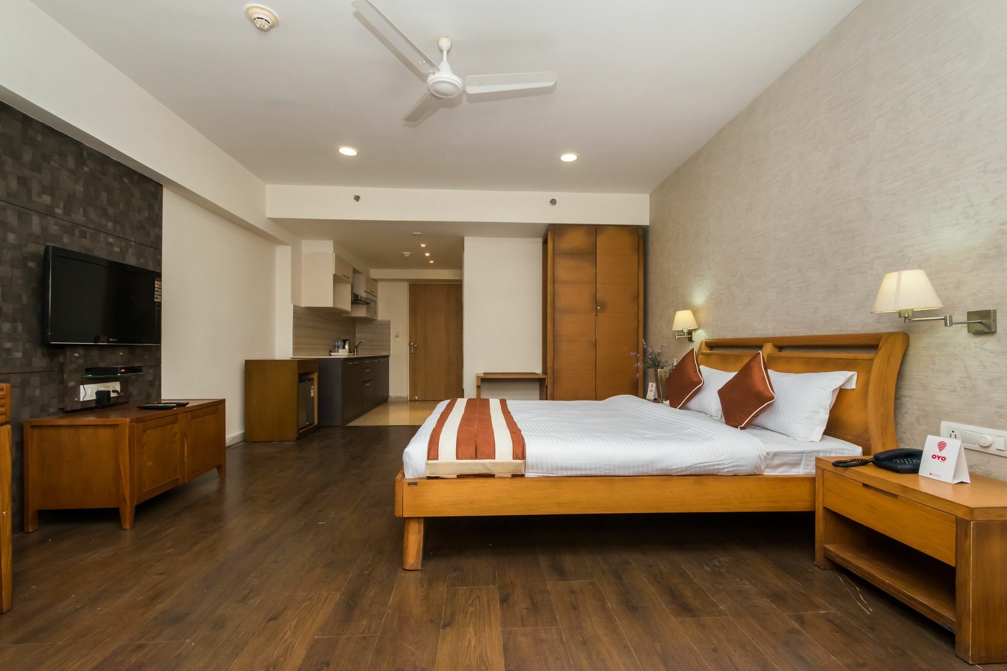 Capital O 10212 Hotel West Willows Xanadu โกลกาตา ภายนอก รูปภาพ