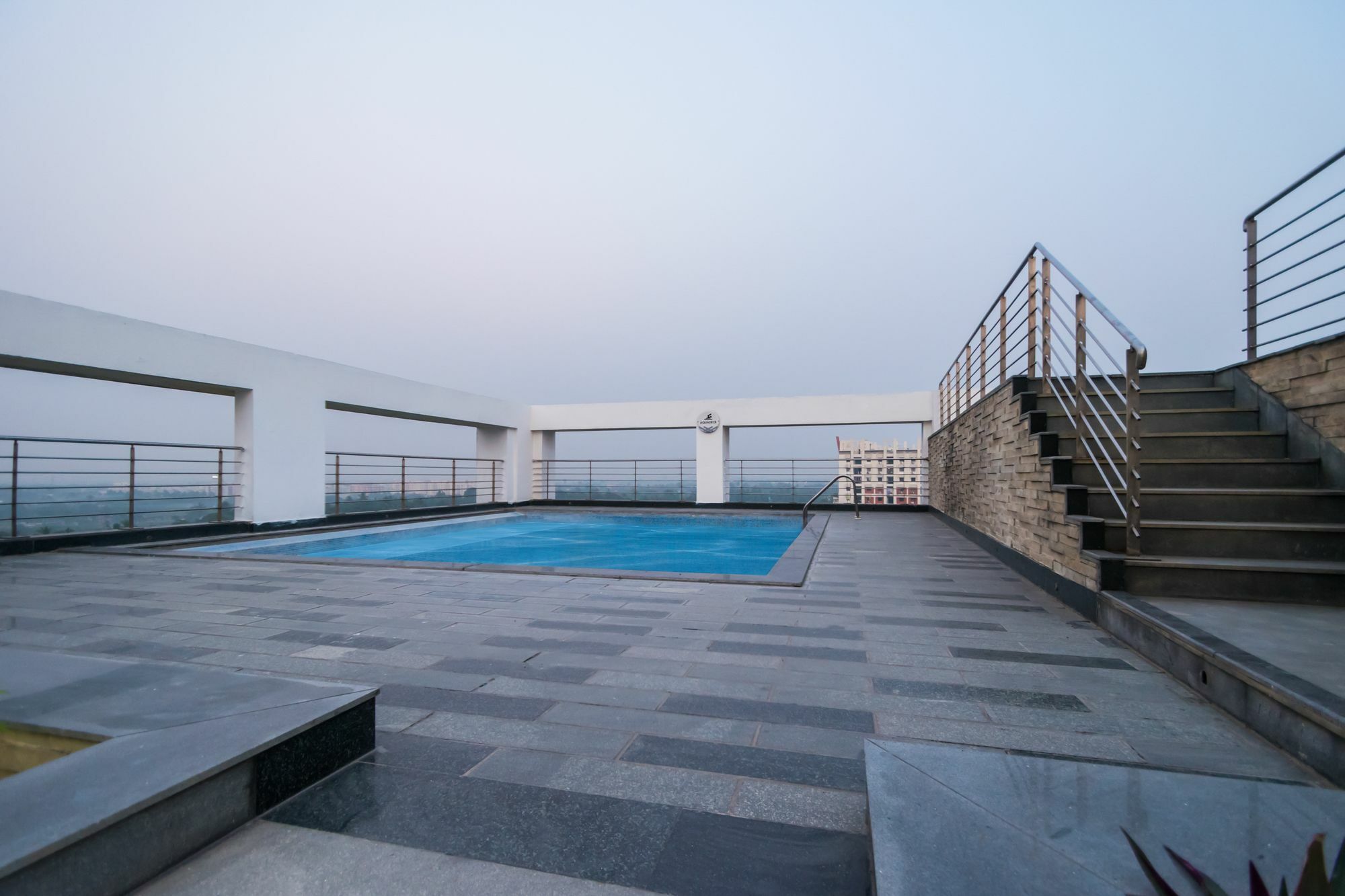 Capital O 10212 Hotel West Willows Xanadu โกลกาตา ภายนอก รูปภาพ